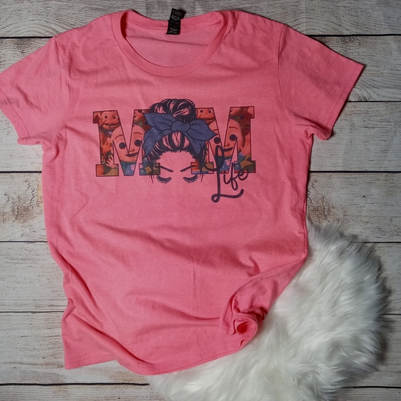 Tops - FLASH SALE Pink Women's Cocomelon Mom Life Tee